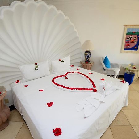 Dolphin Cove Inn Мансанільйо Екстер'єр фото